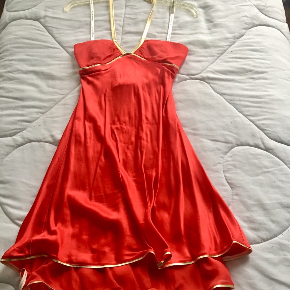 Elegant fun little party dress !